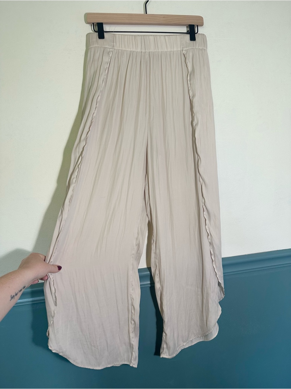 Grade & Gather - Womens Cream Wide-Leg Pleated Pants